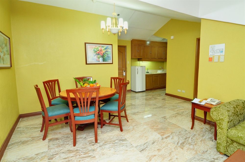 Sunrise Holiday Mansion Tagaytay City Esterno foto